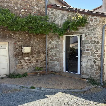 Apartment Le Cousich Maison Familiale Au Coeur Du Boupere, A Proximite Du Puy Dufou Le Boupère