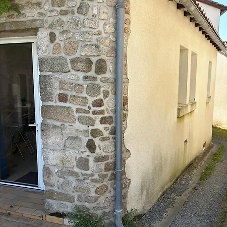 Le Cousich Maison Familiale Au Coeur Du Boupere, A Proximite Du Puy Dufou Apartment